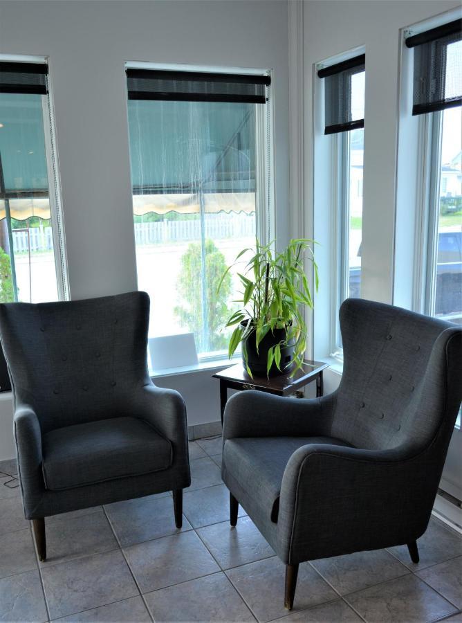 Quatre Saisons Hotel 2*