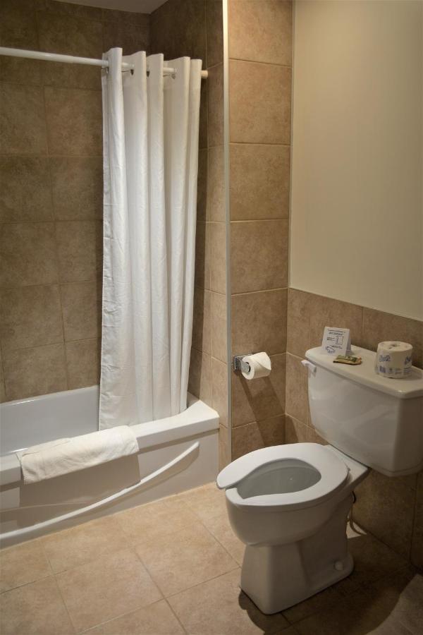 Hotel Quatre Saisons Forestville